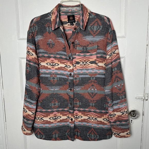 Mountain & Isles Womens Flannel Shirt Jacket Southwestern Aztec Print Shacket S - Picture 3 of 16